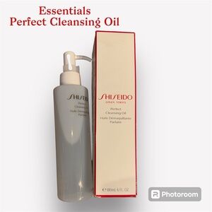 Essentials
Perfect Cleansing‎ Oil